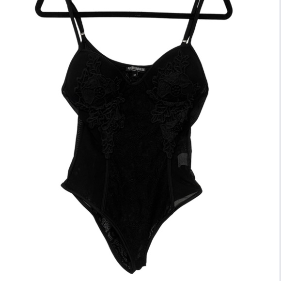 Black Floral Lace Bodysuit - Picture 2 of 2